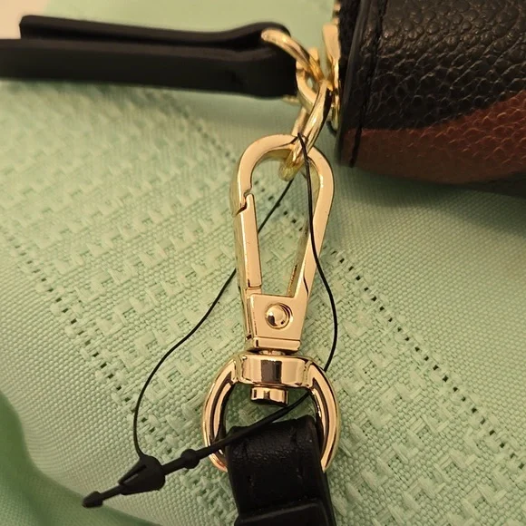 WOMEN'S NINE WEST ZIP AROUND FAUX LEATHER WALLET NWT - Picture 9 of 9